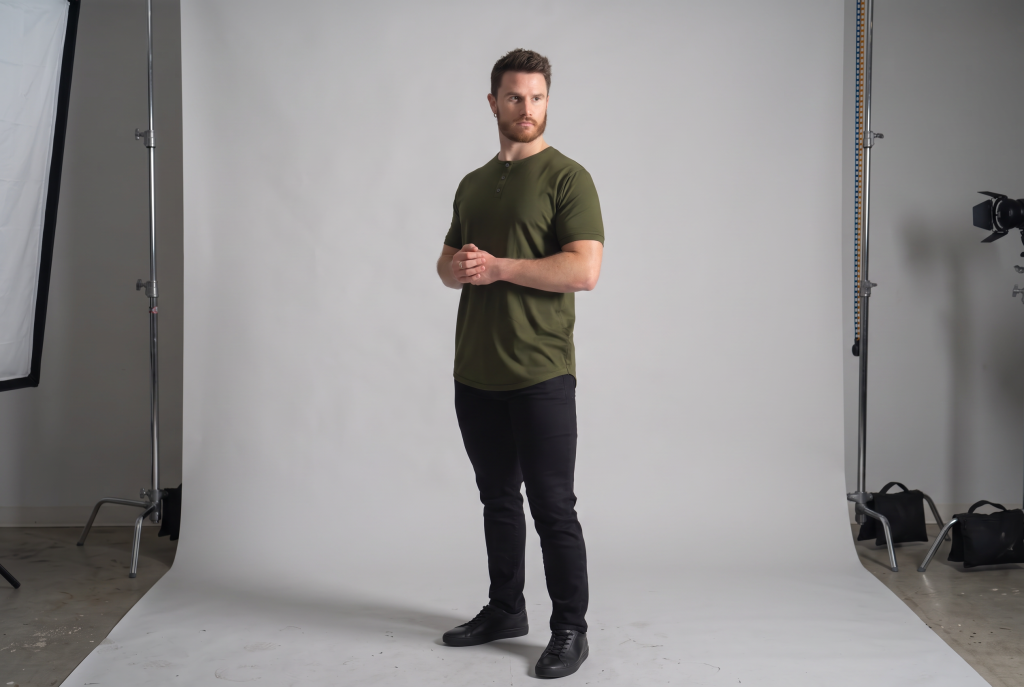 shirt for men with big biceps